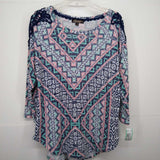 ABSOLUTELY FAMOUS,NAVY+,LARGE,LACE ACCENT TOP