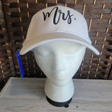 WHITE+, MRS. HAT