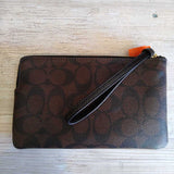 COACH,BROWN BLACK,5X8,SIGNATURE WRISTLET - ZIP