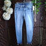 SILVER,BLUE,25,JEANS