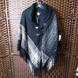 BLACK WHITE,OS,BUTTON PONCHO