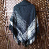 BLACK WHITE,OS,BUTTON PONCHO