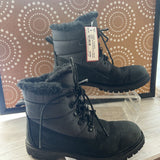 BLACK,8.5,PUFFER BOOTS