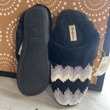 BLACK+,9-10,CHEVRON SLIPPERS