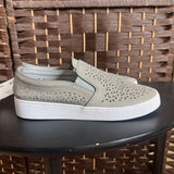 Vionic,Gray,7.5,Slipons