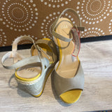 Elle,Tan/Yellow,9,Sandals