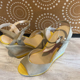 Elle,Tan/Yellow,9,Sandals
